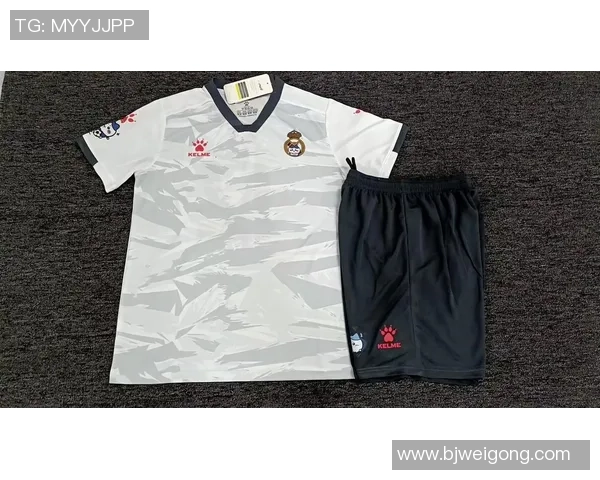 足球明星球衣房的魅力与价值探秘体验球迷心中的梦幻收藏空间