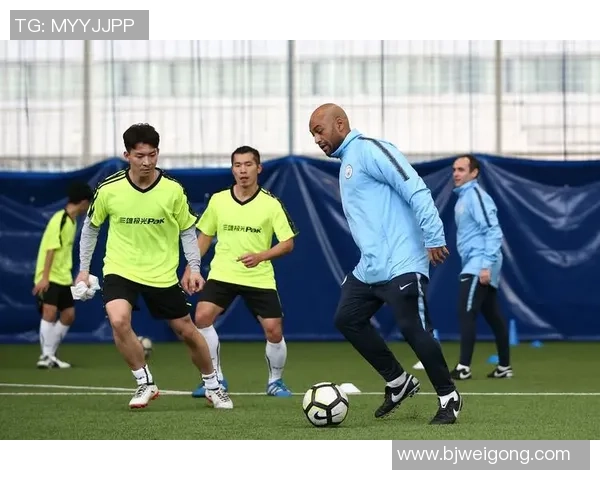 陈亦明：从青涩少年到足球明星的成长之路与辉煌成就